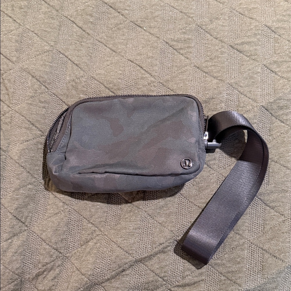 lululemon athletica Gray Belt Bag